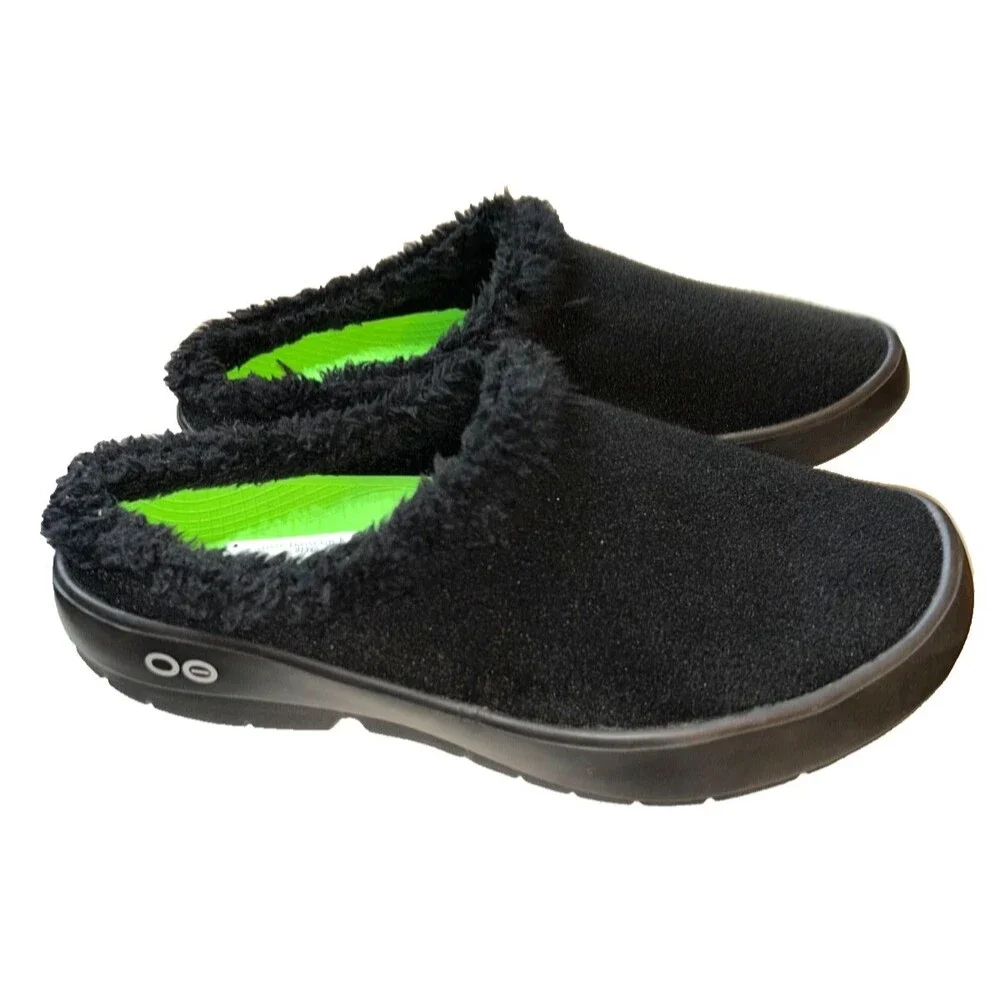 Oofos Men’s Oocoozie Fleece Clog Slipper size 11.5/ 44.5 NWT Black